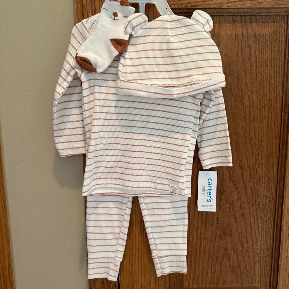 CARTERS STRIPED PAJAMA SET WITH HAT AND SOCKS SIZE 12M   #K108